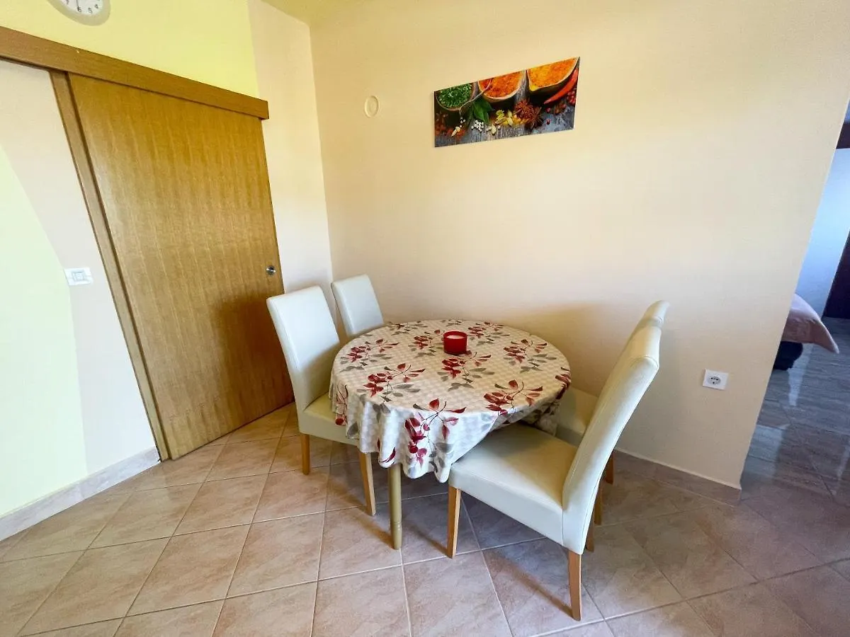 Apartmani Combaj Jadranovo