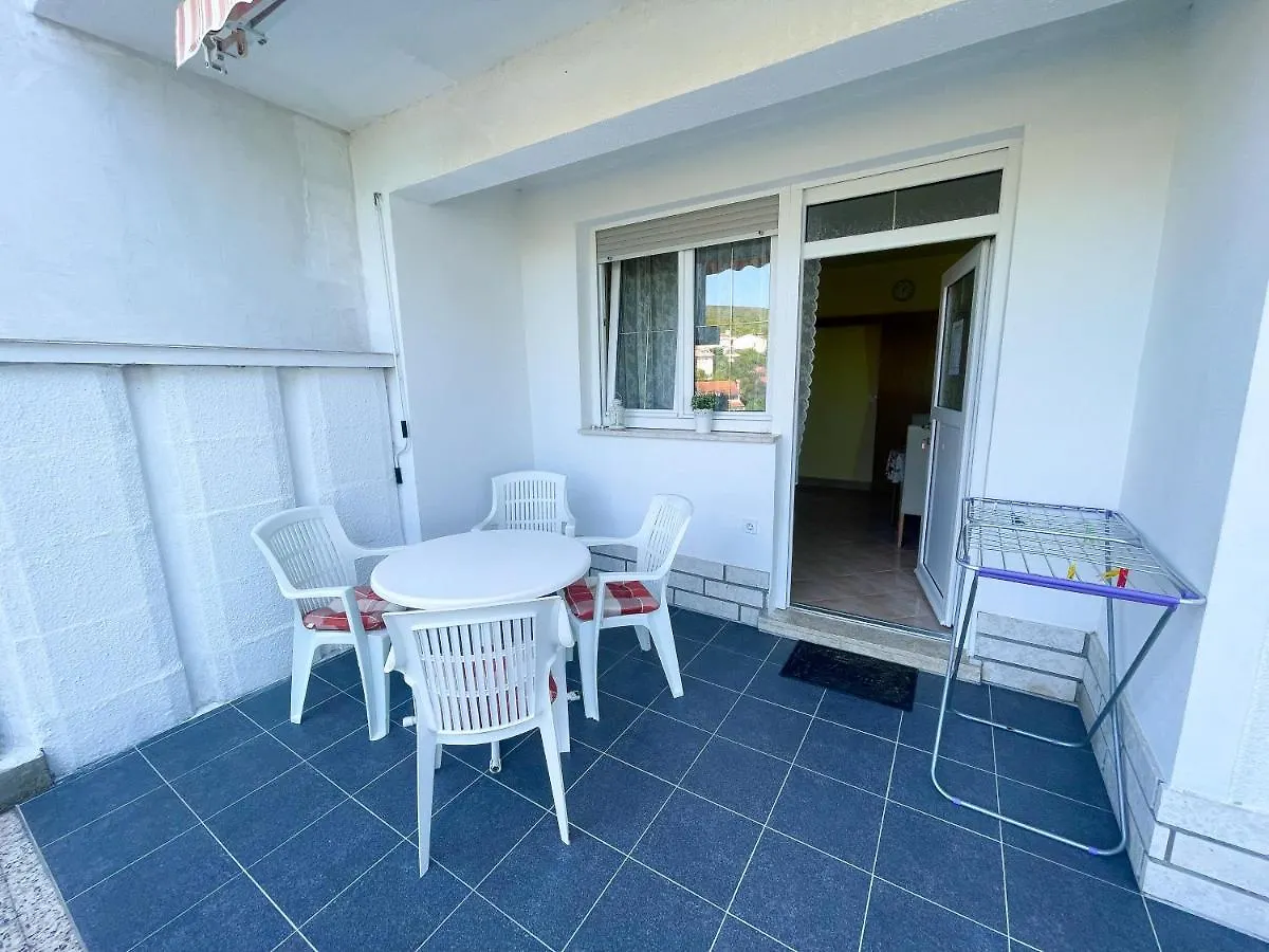 Apartment Apartmani Combaj Jadranovo